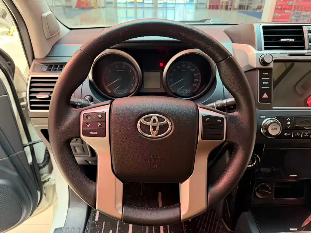 Toyota Prado 2016 — фото 17