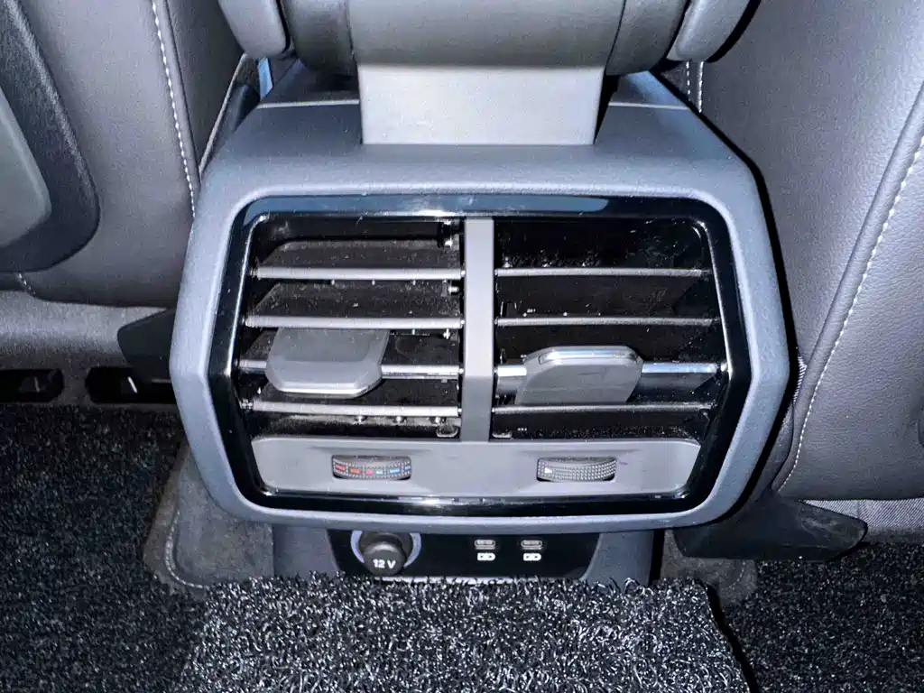 Audi Q3 2023 — фото 16