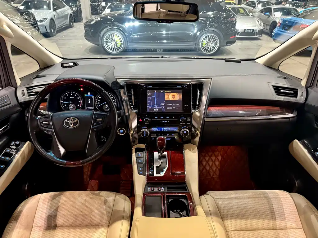 Toyota Alphard 2017 — фото 7