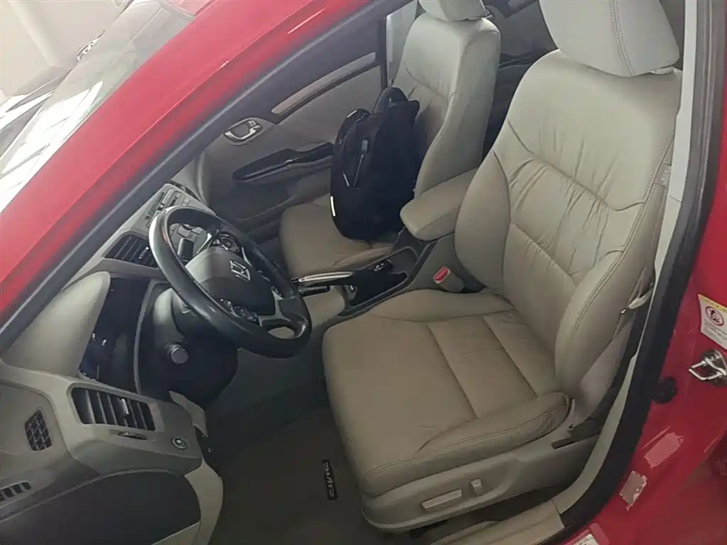 Honda Civic 2014 — фото 15