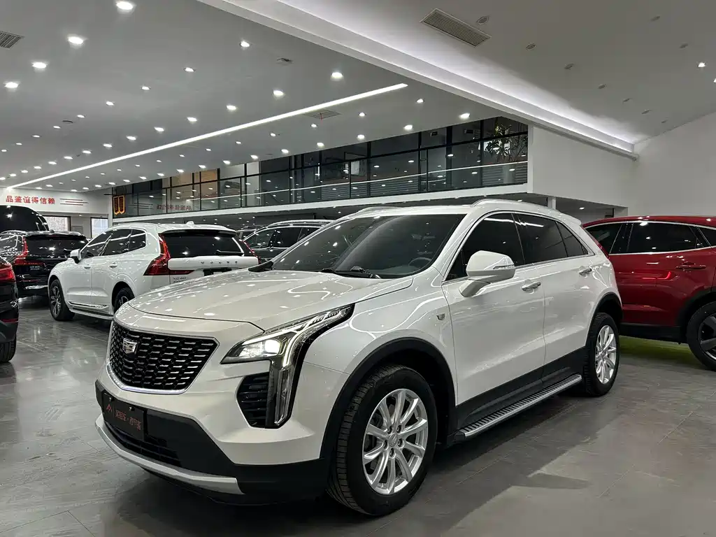 Cadillac XT4 2021 — фото 1
