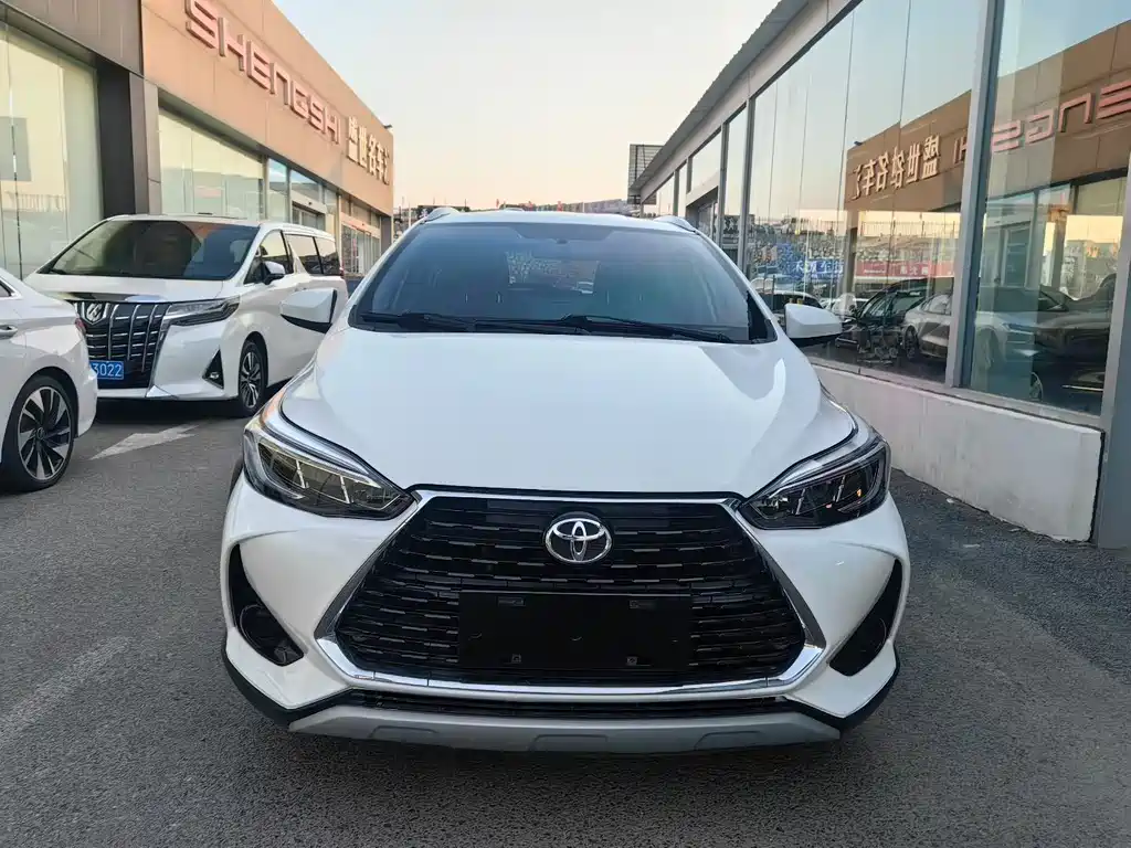 Toyota Yaris L 2021 — фото 2