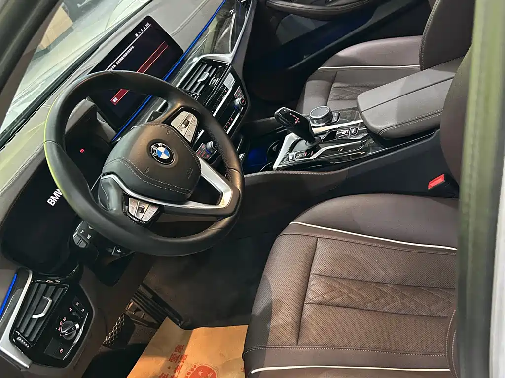 BMW 5 Series 2021