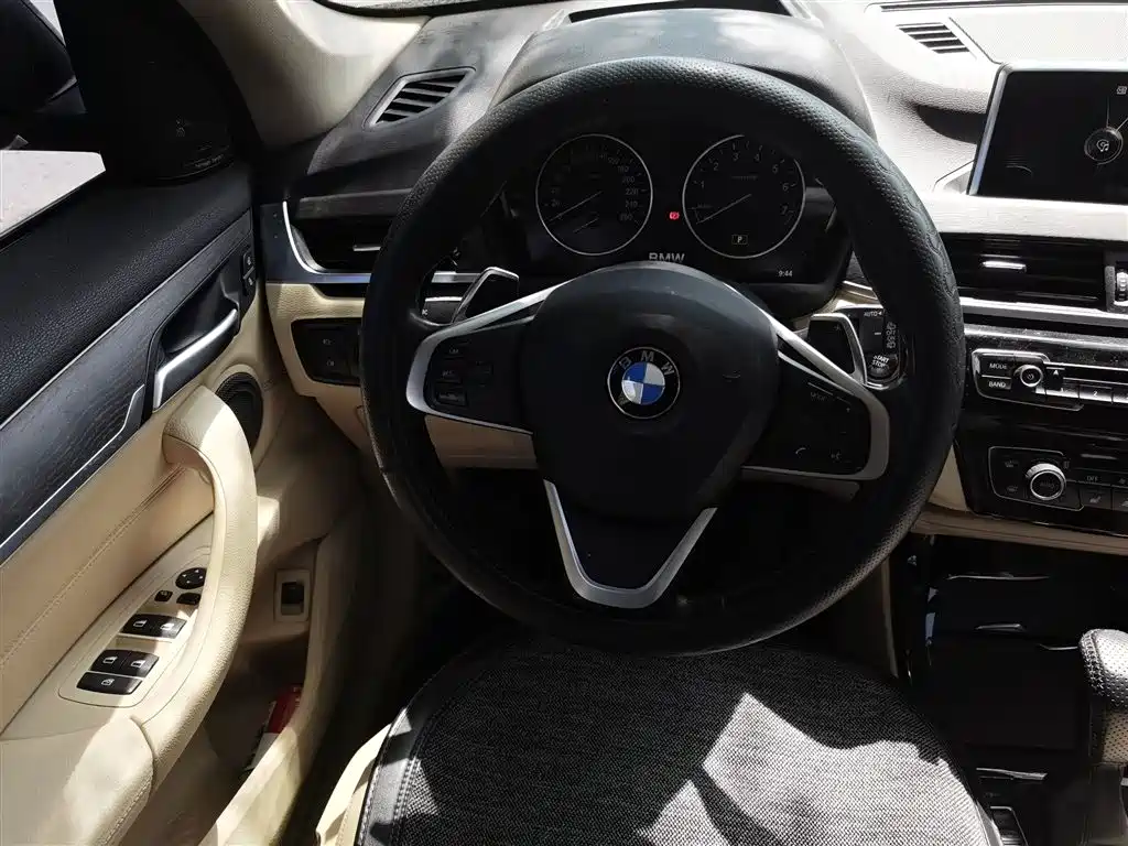 BMW X1 2016 — фото 11