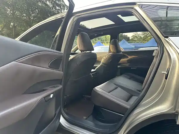 Lexus RX 2023