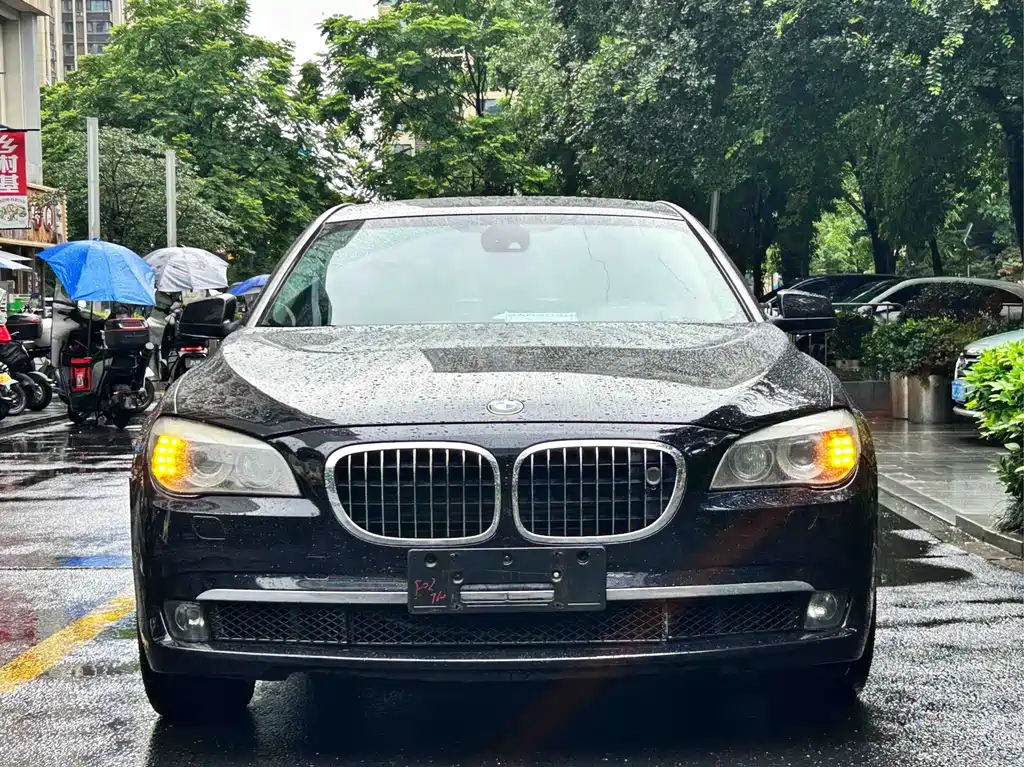 BMW 7 Series 2013 — фото 2