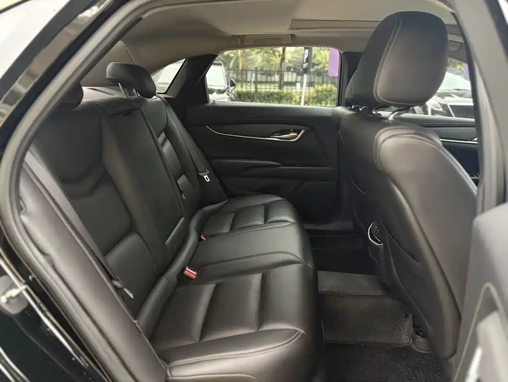Cadillac XTS 2019 — фото 11