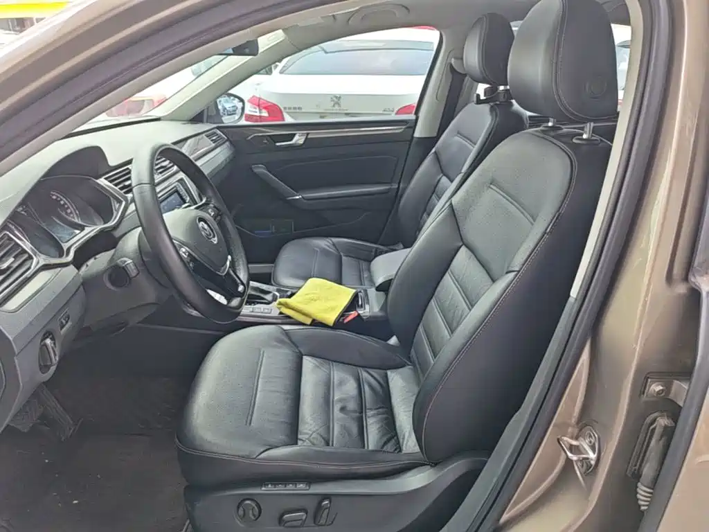 Volkswagen Passat 2016 — фото 15