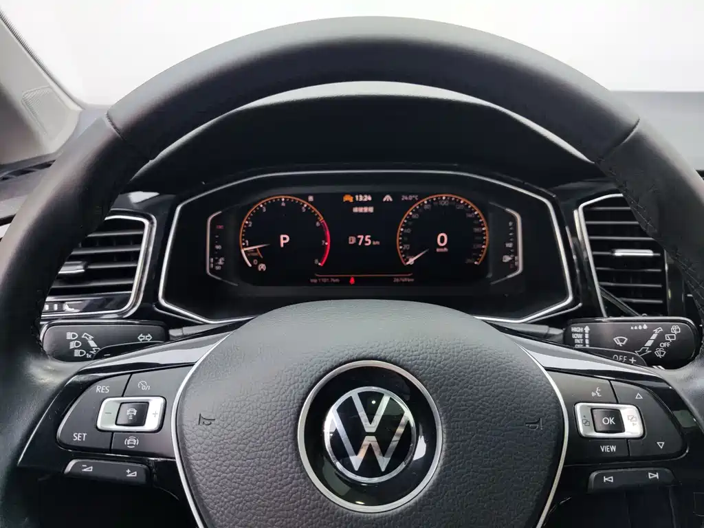 Volkswagen T-Roc 2022 — фото 11