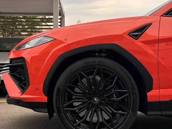Lamborghini Urus SE 2026
