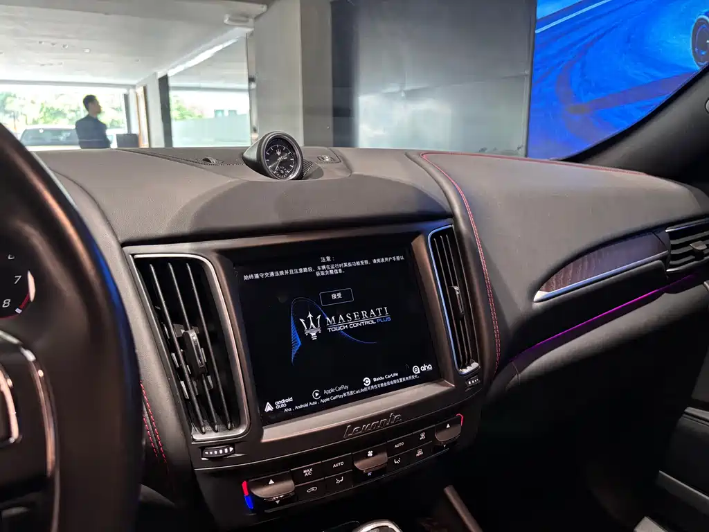 Maserati Levante 2021 — фото 20