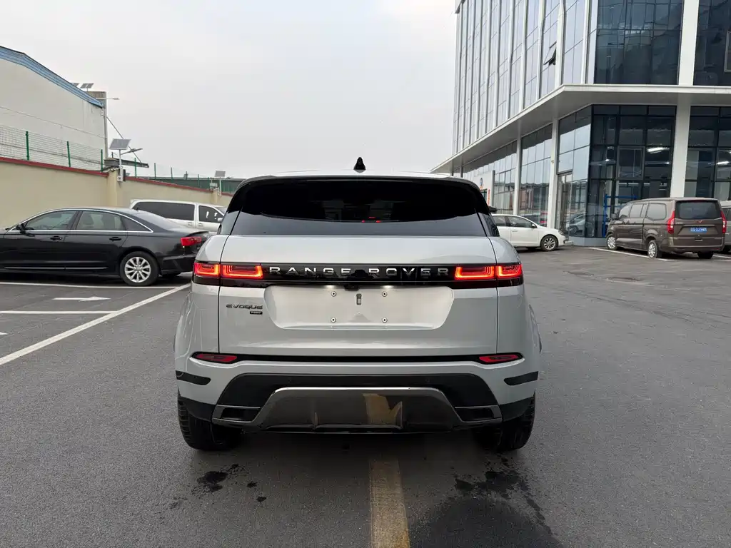 Land Rover Evoque 2024 — фото 15