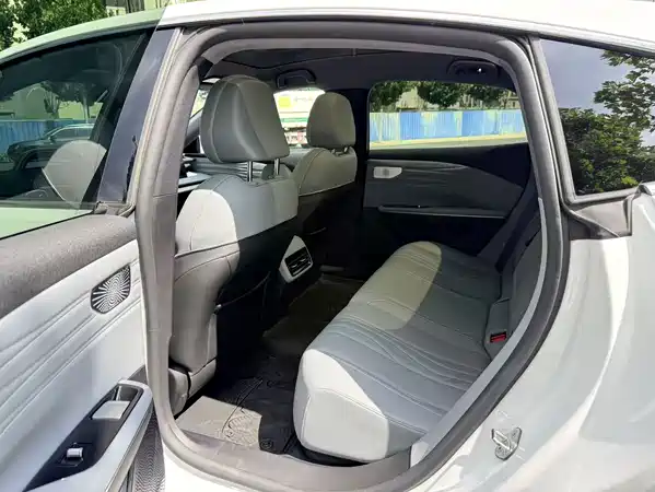 Geely Galaxy E8 2024