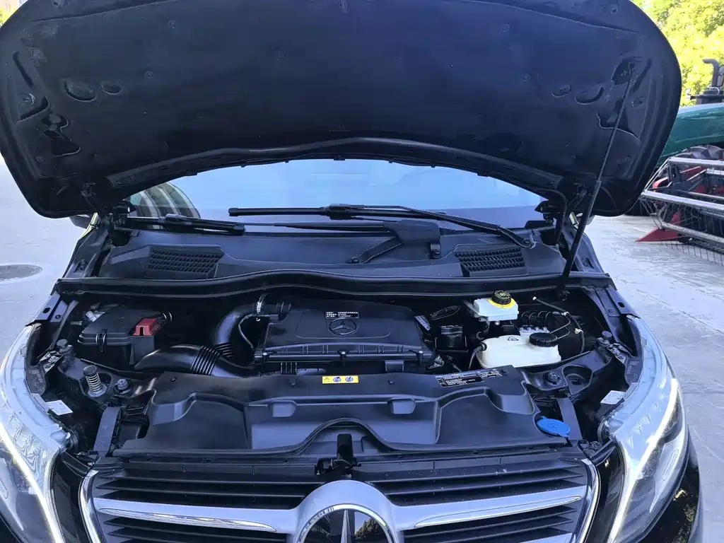 Mercedes-Benz V-Class 2019 — фото 28