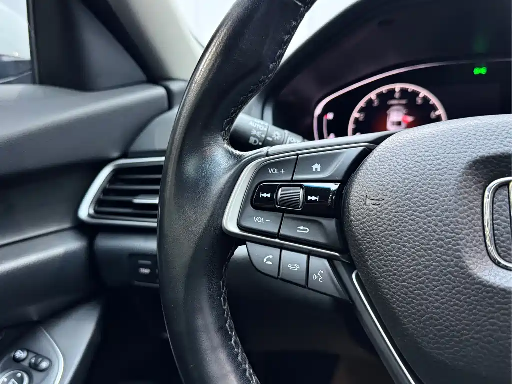 Honda Accord 2022 — фото 19