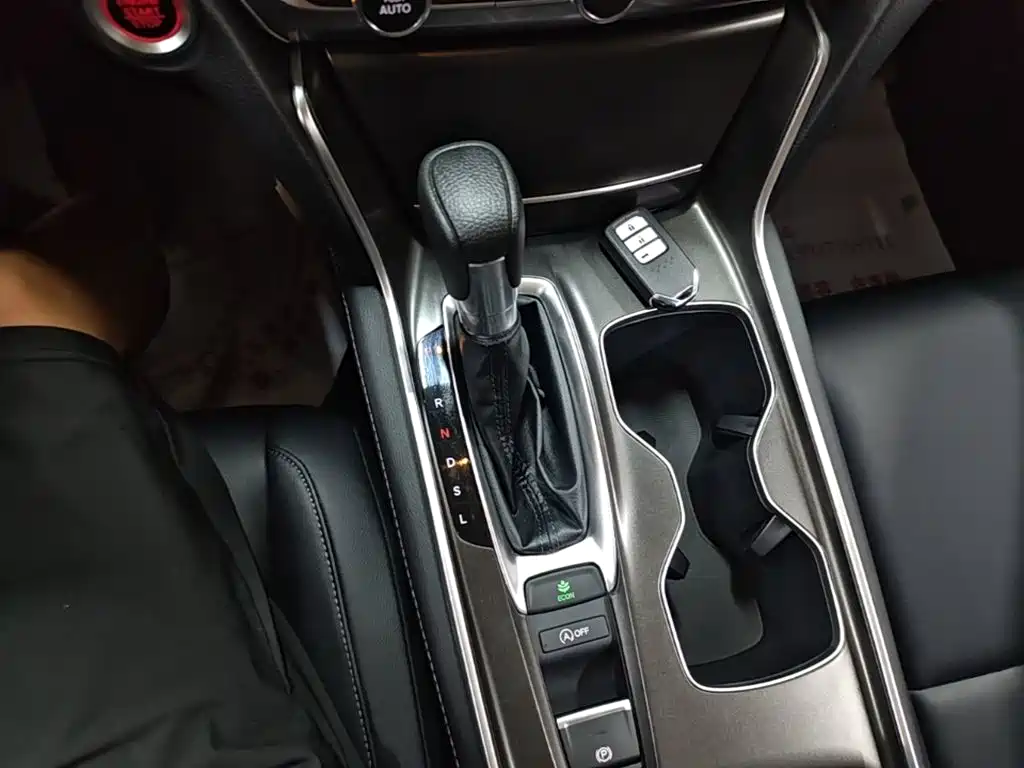 Honda Accord 2022 — фото 14