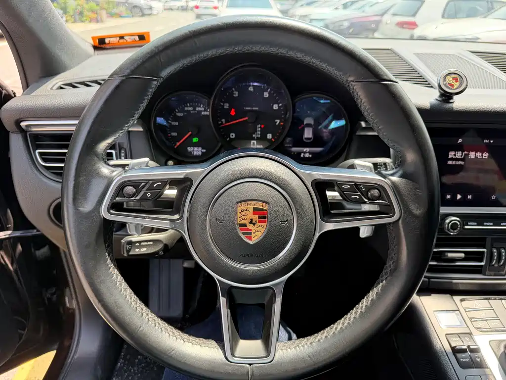 Porsche Macan 2019 — фото 7