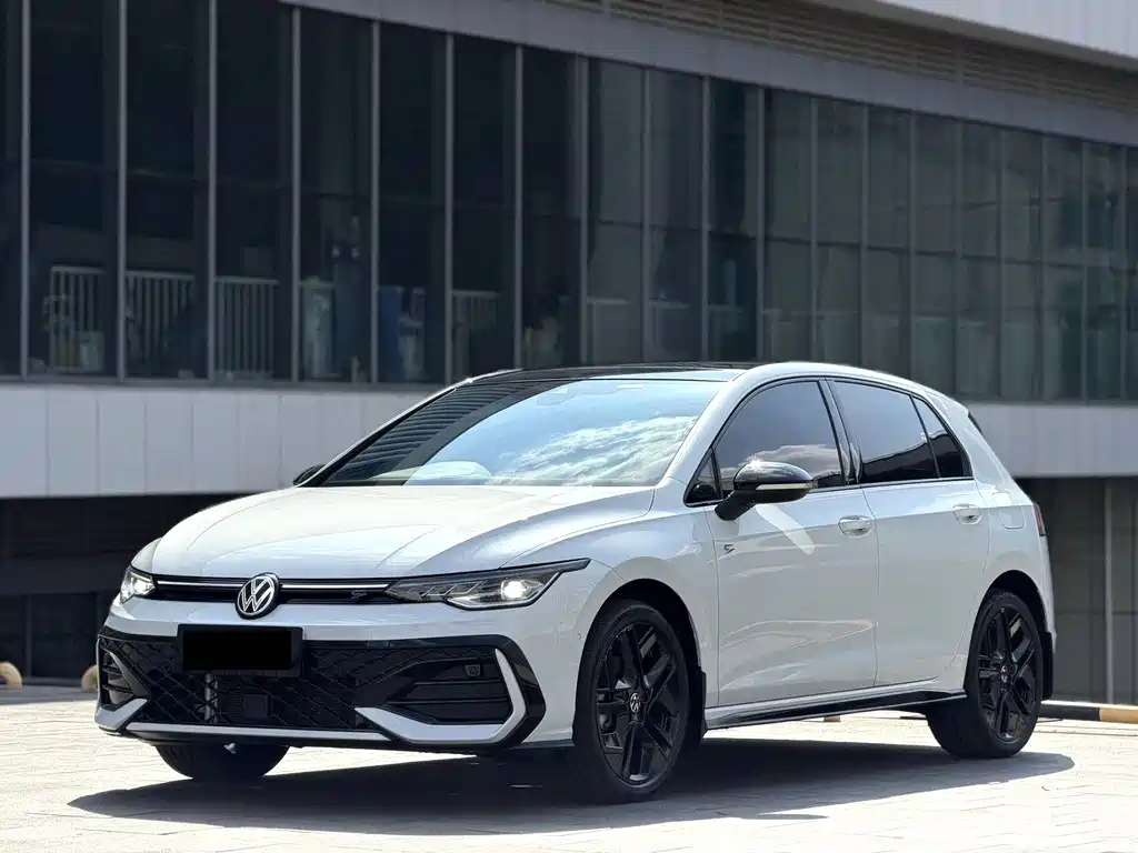 Volkswagen Golf 2025
