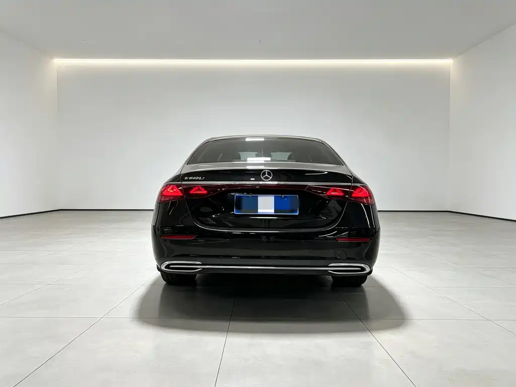 Mercedes-Benz E-Class 2025 — фото 23