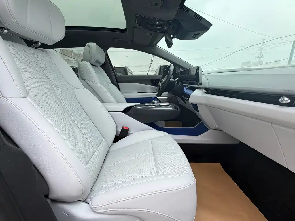 Cadillac IQ Aoge 2024 — фото 18