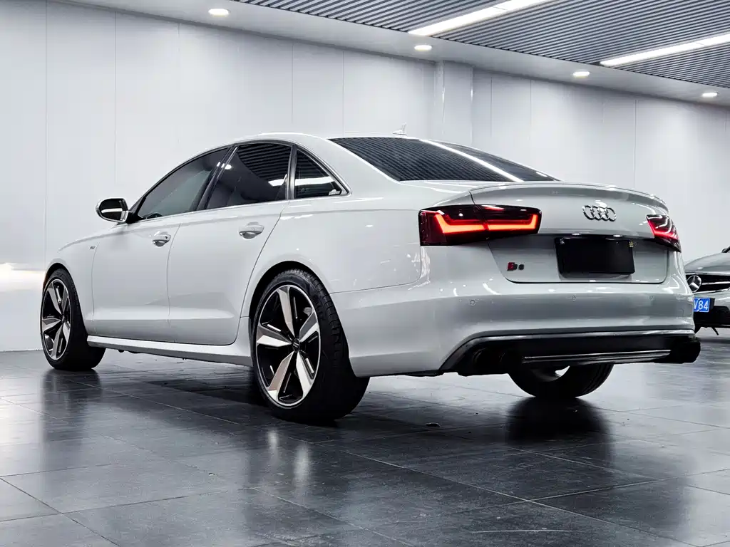 Audi S6 2013 — фото 18