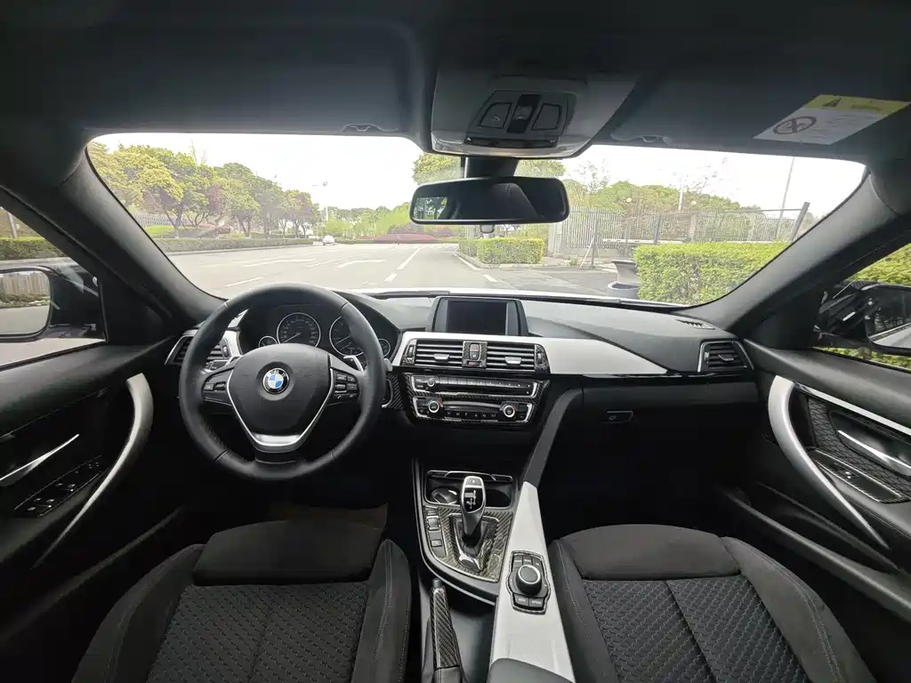 BMW 3 Series 2017 — фото 8