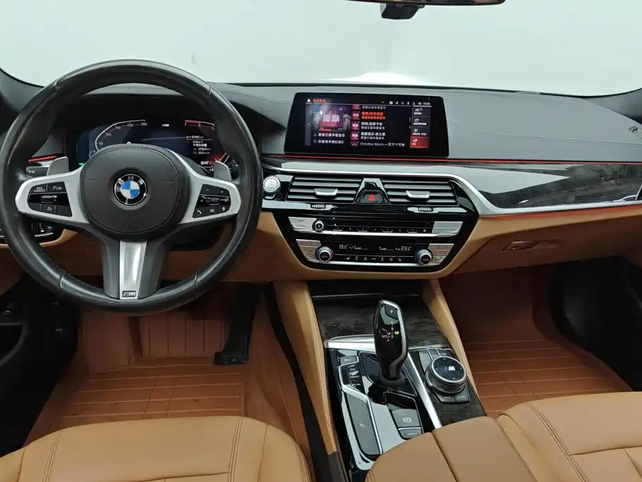 BMW 5 Series 2020 — фото 12