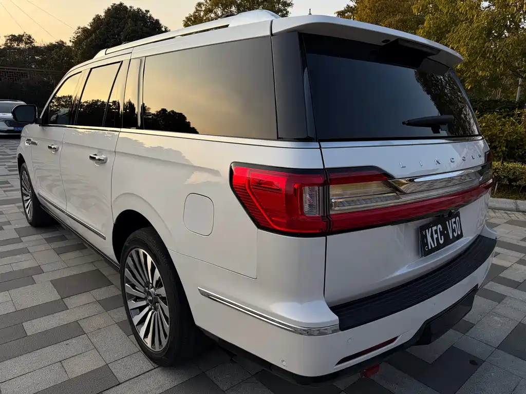 Lincoln Navigator 2019 — фото 9