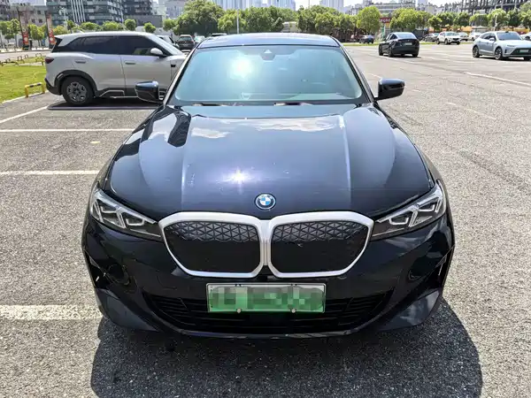 BMW i3 2025