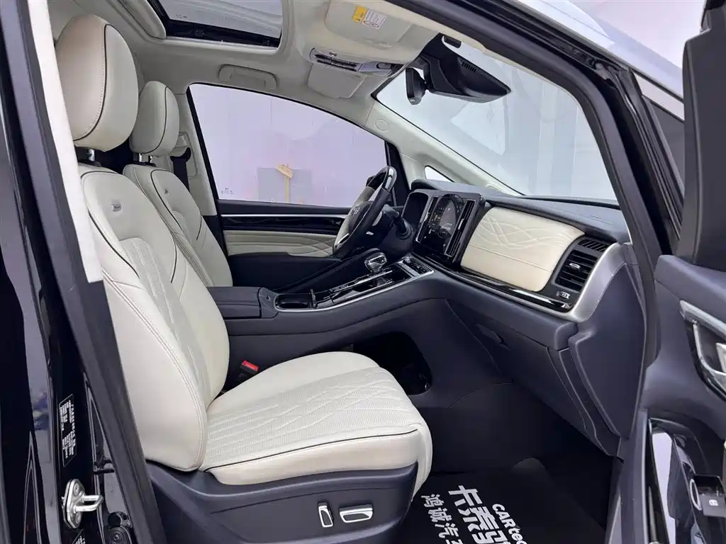 GAC Motor Trumpchi M8 2022 — фото 19