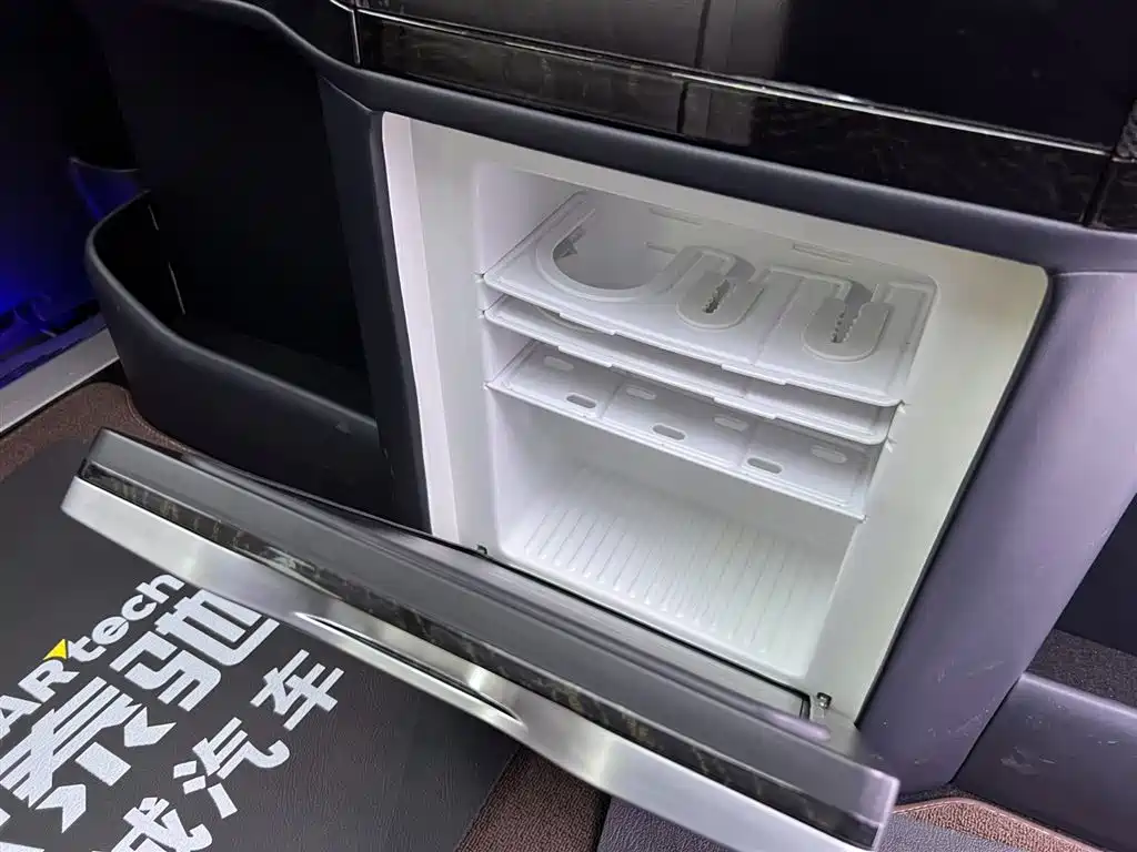 GAC Motor Trumpchi M8 2022 — фото 23