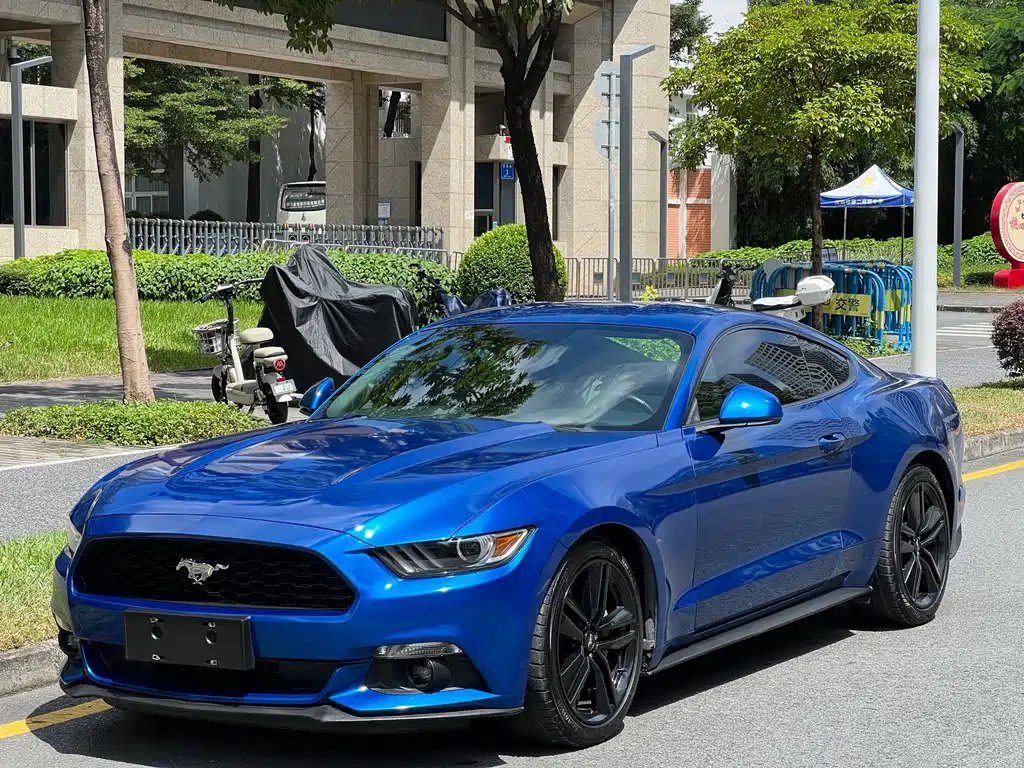 Ford Mustang 2017 — фото 1