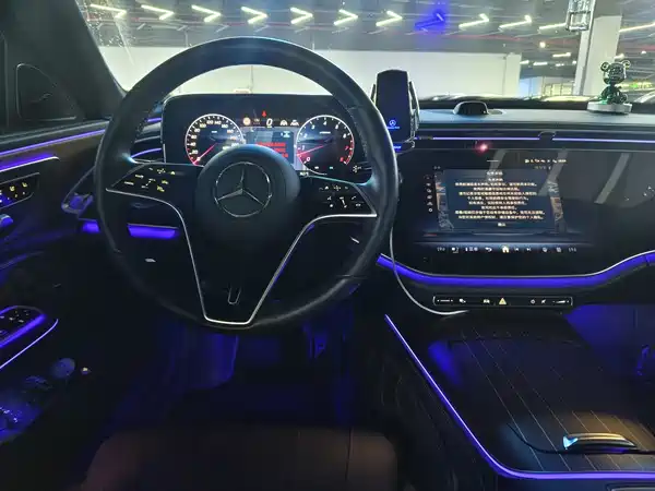 Mercedes-Benz E-Class 2025