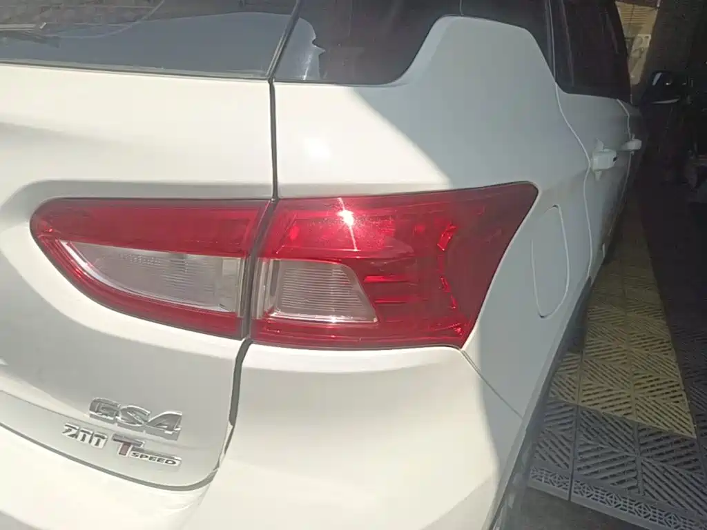 GAC Trumpchi GS4 2015 — фото 8