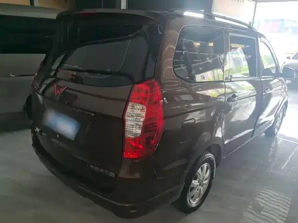 Wuling Hongguang 2018