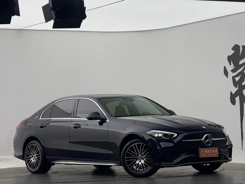 Mercedes-Benz C-Class 2024 — фото 3
