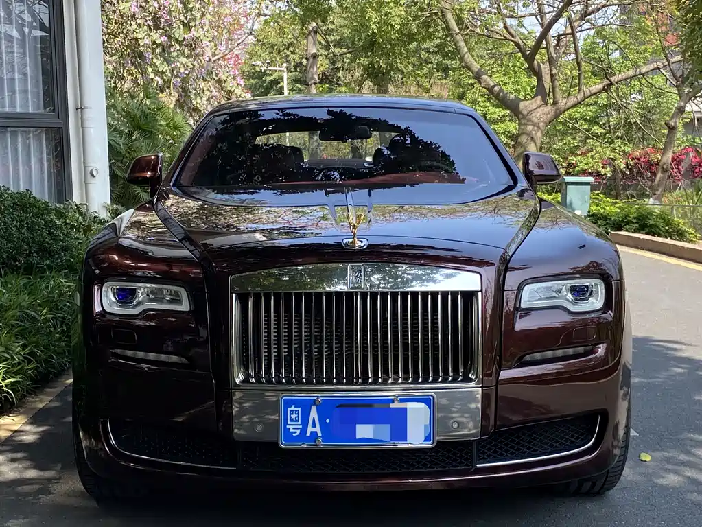 Rolls-Royce Ghost 2017 — фото 2