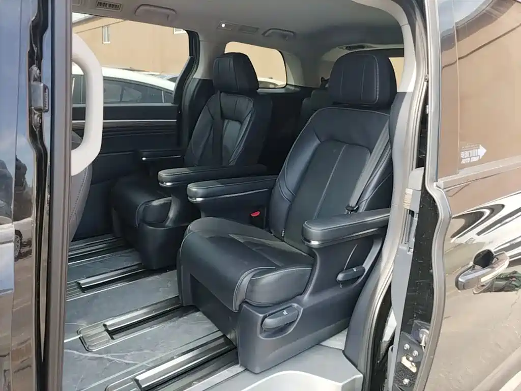 GAC Motor Trumpchi M8 2023 — фото 17