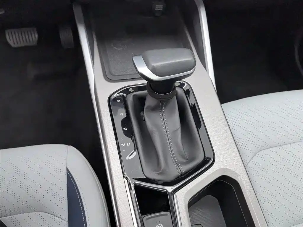 Geely Emgrand 2022 — фото 13