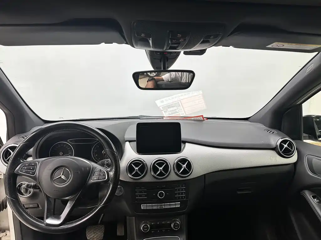 Mercedes-Benz B-Class 2017 — фото 12