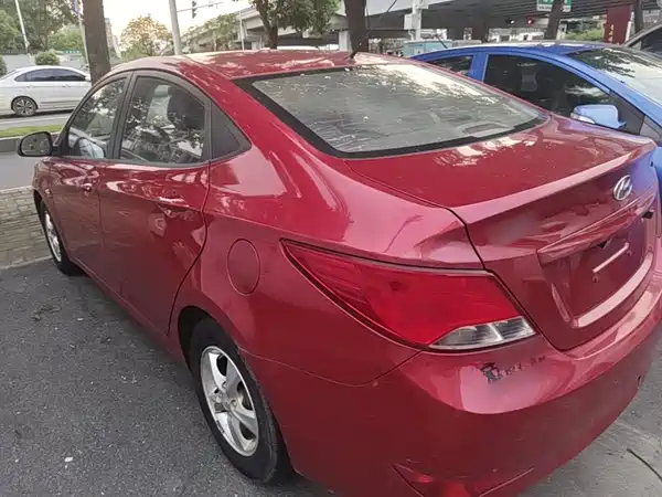 Hyundai Accent 2014
