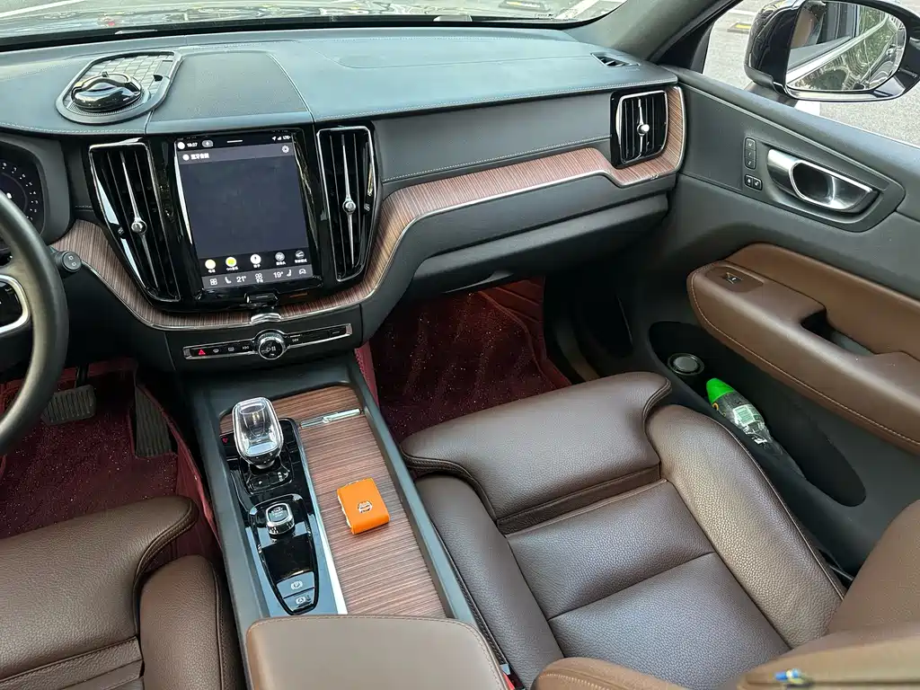 Volvo XC60 2024 — фото 10