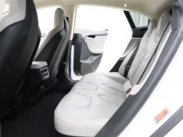 Tesla Model S 2014