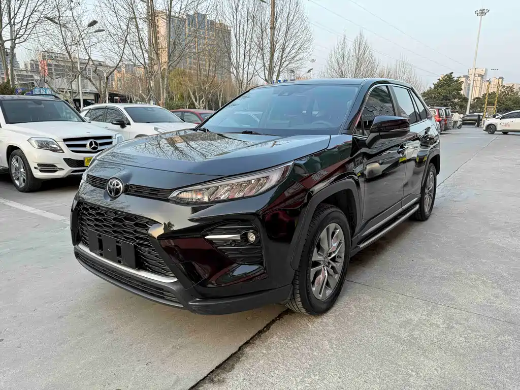 Toyota Wildlander 2021 — фото 1