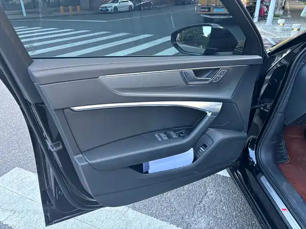 Audi A6L 2025