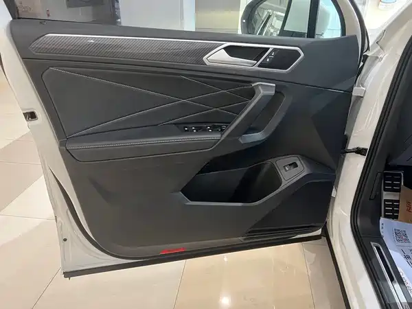 Volkswagen Tiguan L 2024