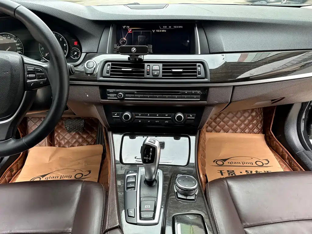 BMW 5 Series 2016 — фото 14