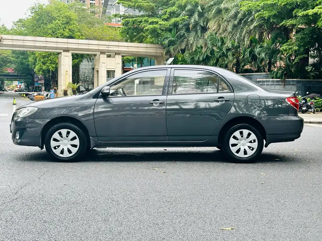 Toyota Corolla 2015 — фото 7