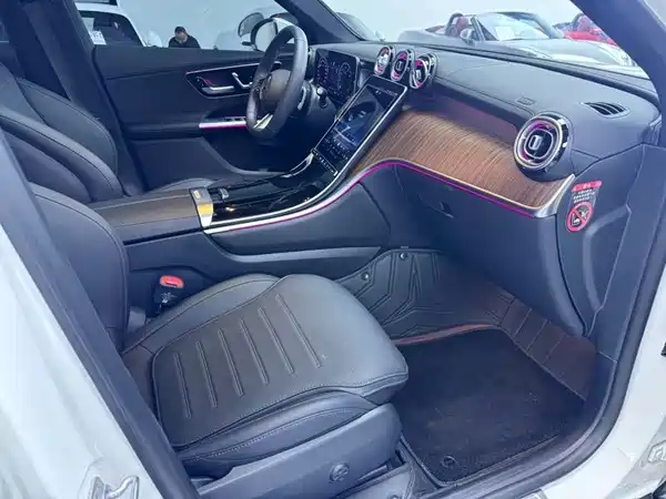 Mercedes-Benz GLC 2025