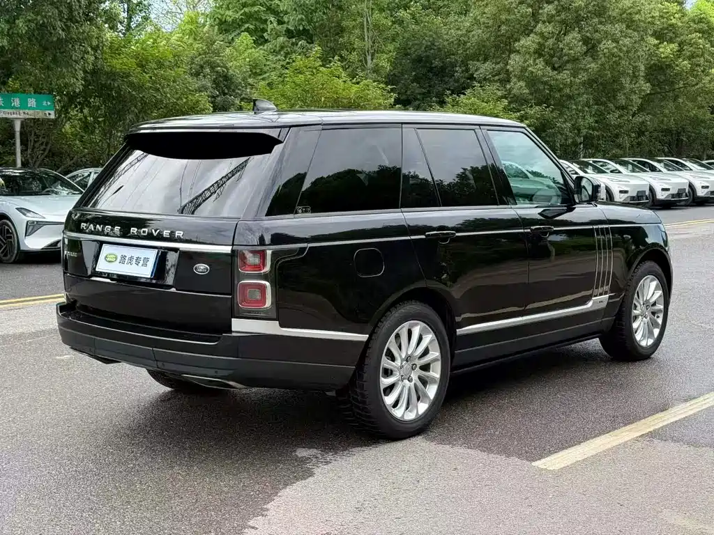 Land Rover Range Rover 2021 — фото 9